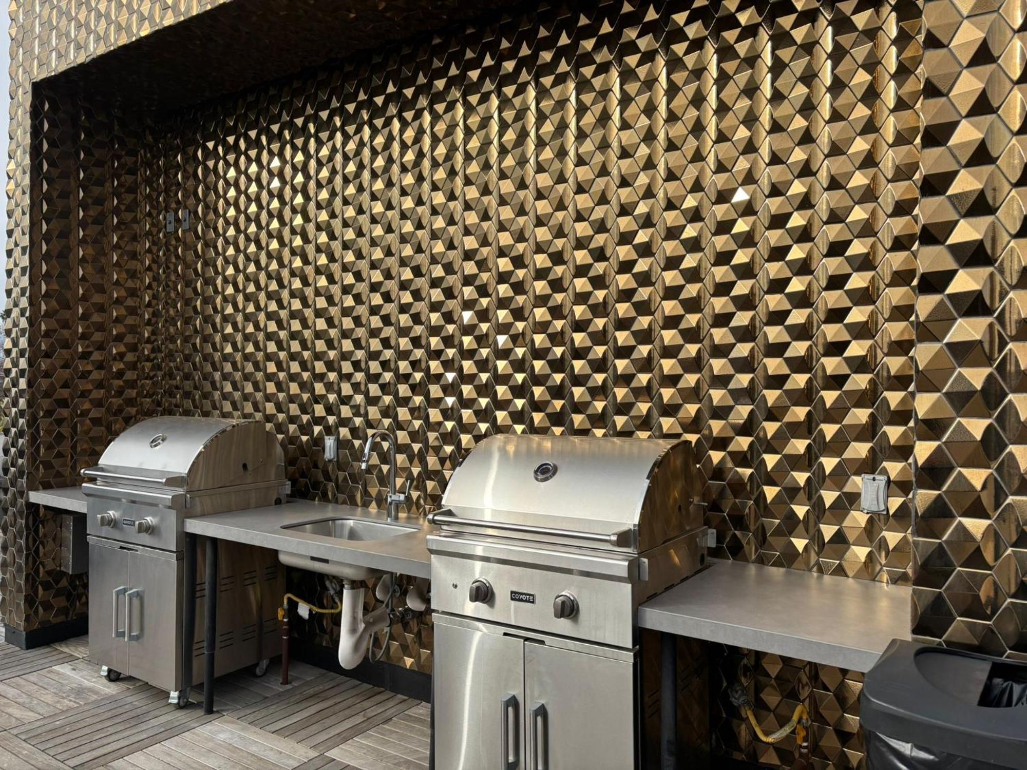 Hollywood Rooftop Boutique Residences On Melrose *